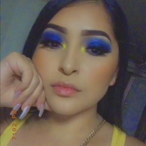 Meet your Posher, Alexia